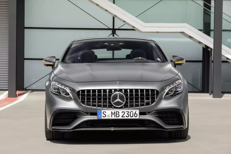 Mercedes-AMG S 63 4MATIC+ Coupé Yellow Night Edition