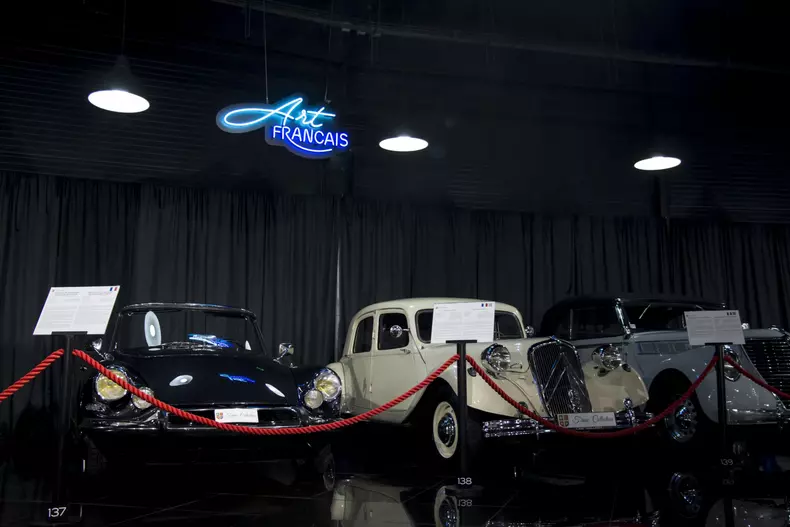 GaleriaTiriacCollection11