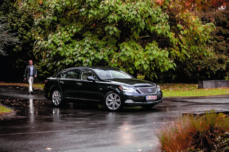 Gebrauchtwagen Lexus LS 600h | Aufmacher und Details