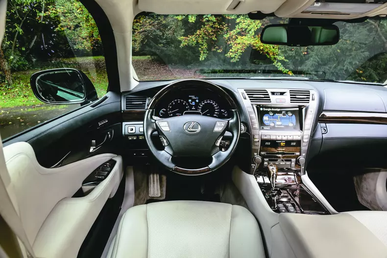 Gebrauchtwagen Lexus LS 600h | Aufmacher und Details