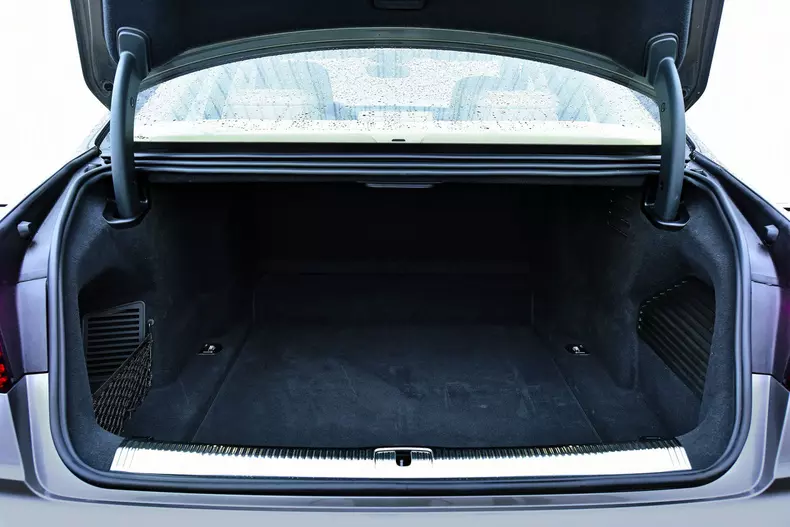 Audi A8 50 TDI gegen Mercedes S350d