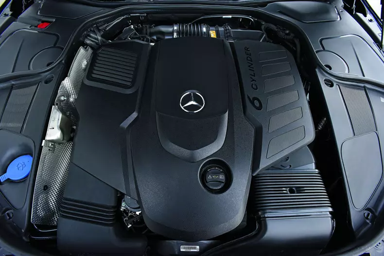 Audi A8 50 TDI gegen Mercedes S350d