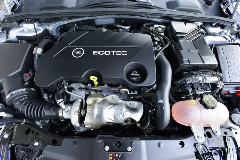 Opel Insignia, Renault Talisman, VW Passat Kombis