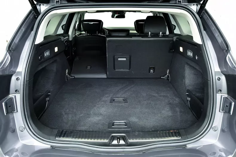 Opel Insignia, Renault Talisman, VW Passat Kombis