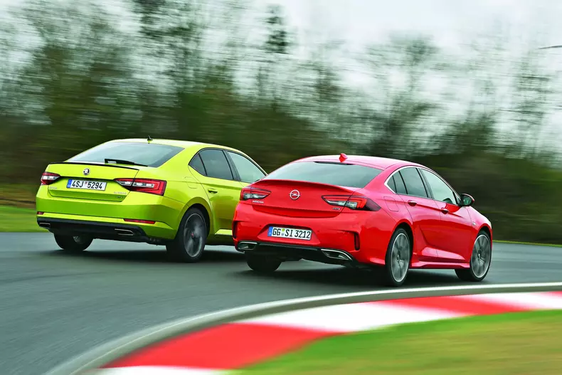 Vergleich Opel Insigia GSI gegen Skoda Superb