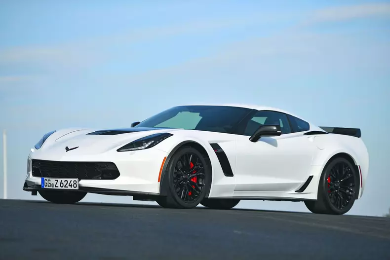 Sportwagenvergleich Porsche GT2 RS Corvette Z06