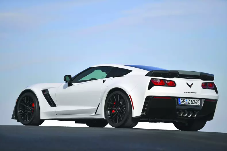 Sportwagenvergleich Porsche GT2 RS Corvette Z06