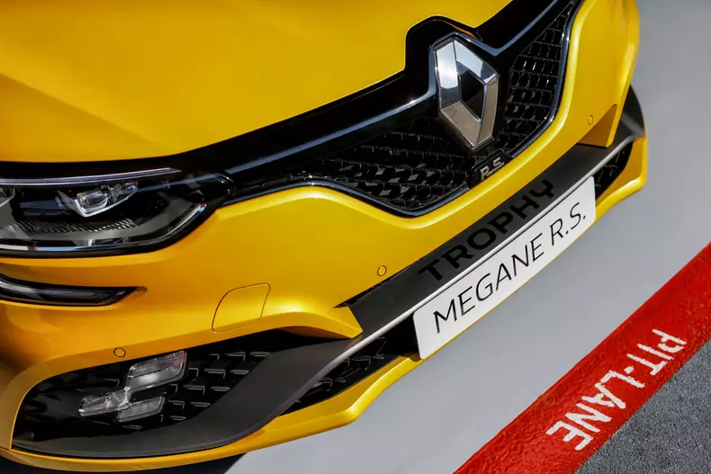 Megane RS Trophy 6