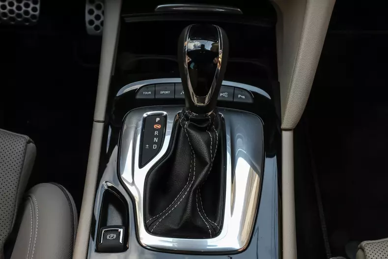 opelinsigniaCOUNTRYTOURER05