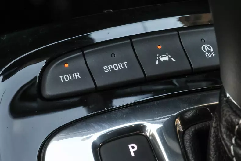 opelinsigniaCOUNTRYTOURER06