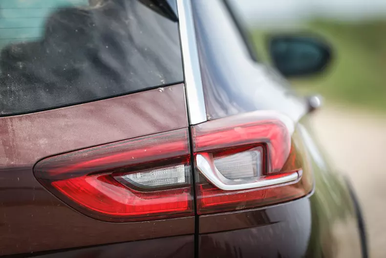 opelinsigniaCOUNTRYTOURER17