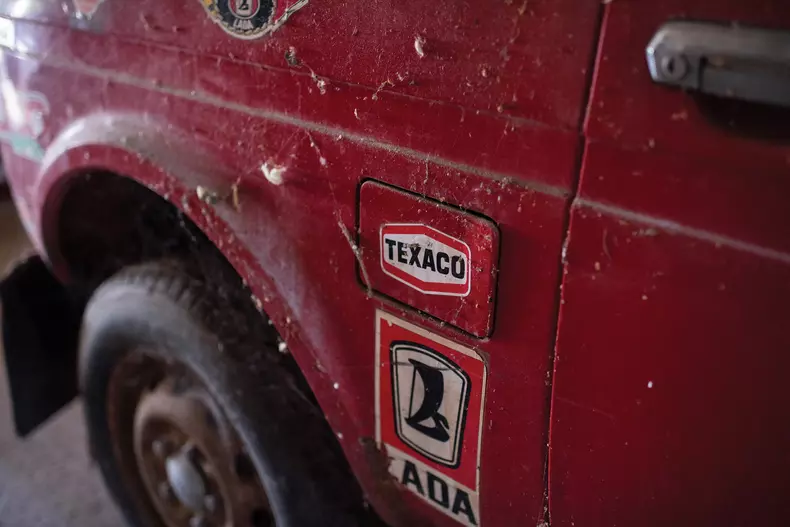 dbde89f7-lada-niva-paris-dakar-racer-12