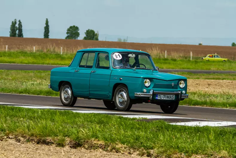 1100 vedetă internet