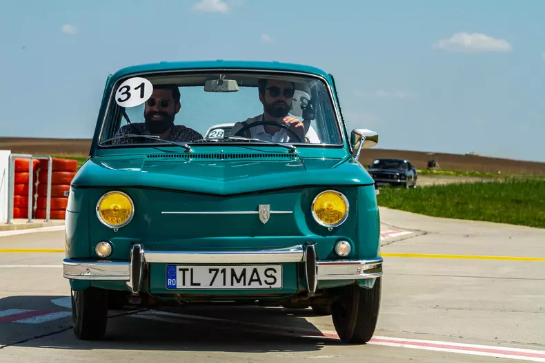 1100 vedetă poza din fata