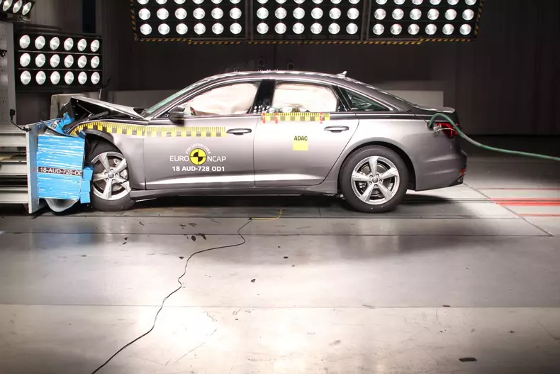 Audi A6 2018 crashtest EuroNCAP02