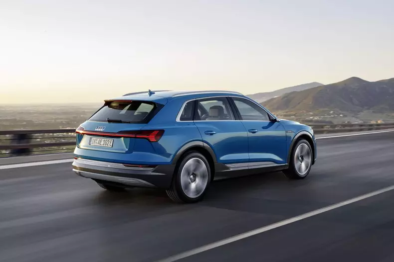 Audi e-tron SUV electric 21