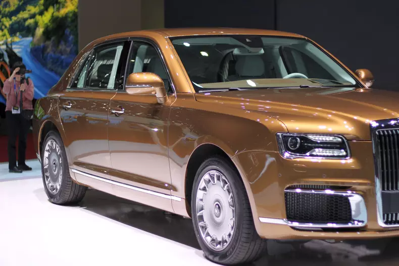 Aurus Senat Geneva 2019 009