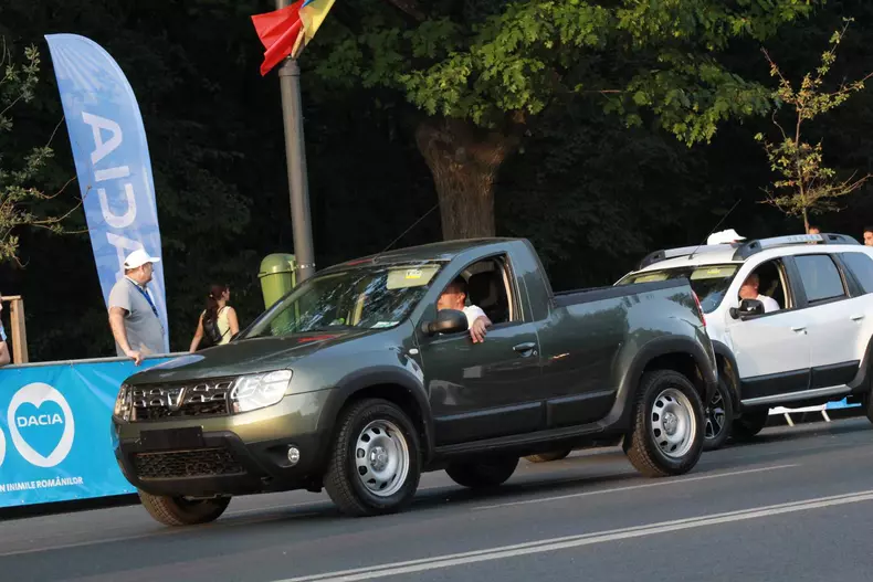 Dacia 50 de ani parada059