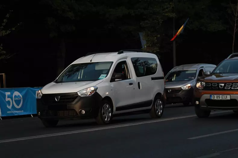 Dacia 50 de ani parada073