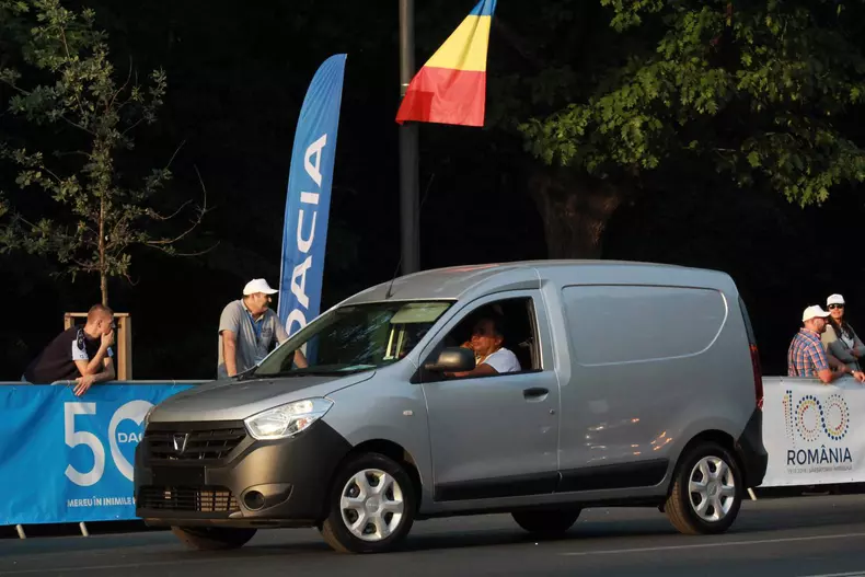 Dacia 50 de ani parada108