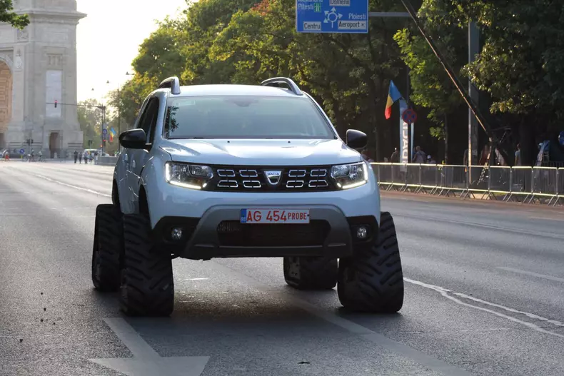 Dacia 50 de ani parada620