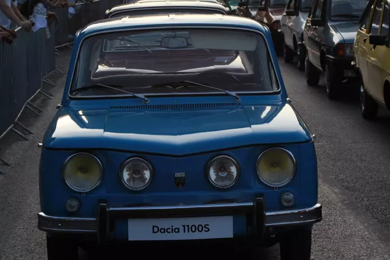 Dacia 50 de ani parada659