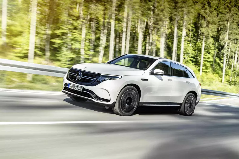 Mercedes-Benz EQC SUV 14
