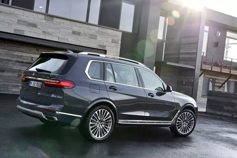 BMW X7 020