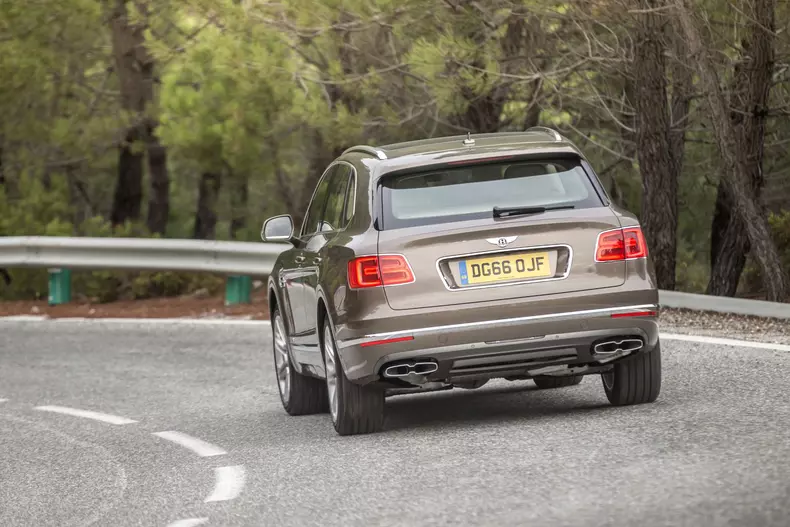 Bentayga diesel004
