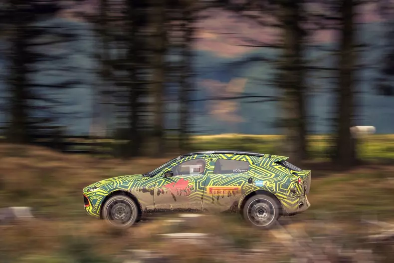 Aston Martin DBX prototip 4