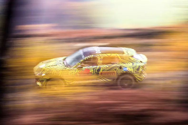 Aston Martin DBX prototip 9