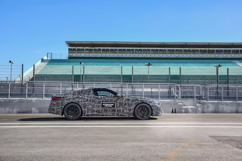 BMW M8 12