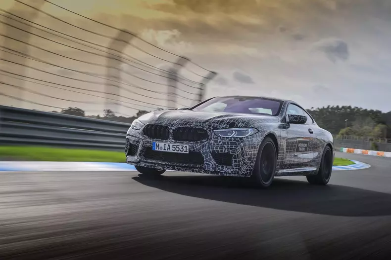 BMW M8 22