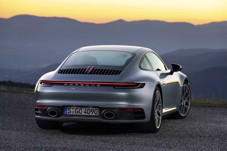 Porsche 911 are o noua generatie 17
