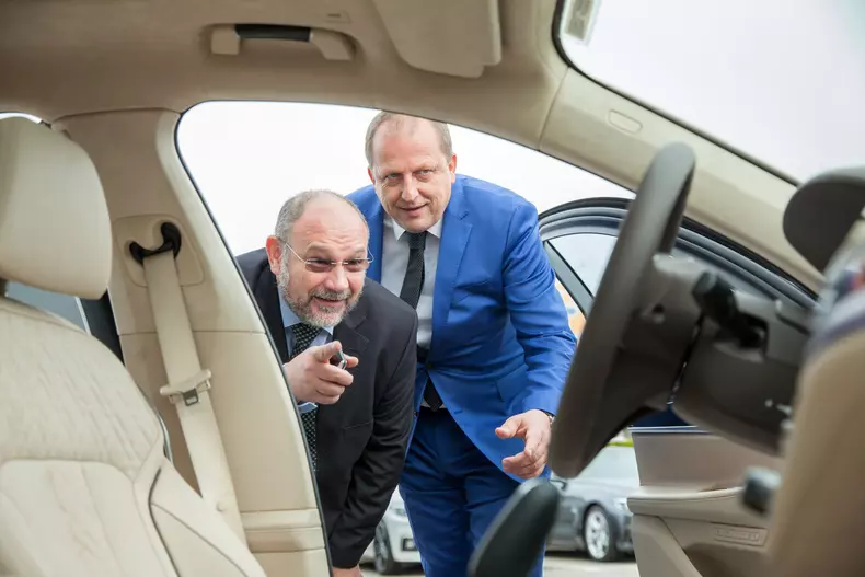 flotă de mașini BMW Teaha 8