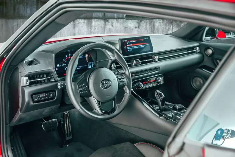 Toyota Supra V GR 2019 oficial interior 1
