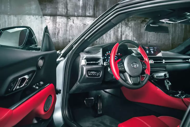 Toyota Supra V GR 2019 oficial interior 2