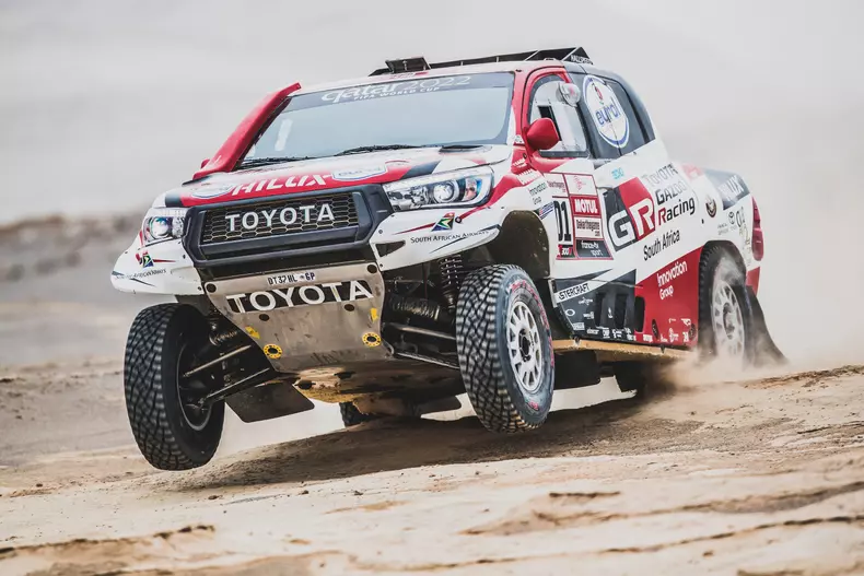 toyota hilux 3