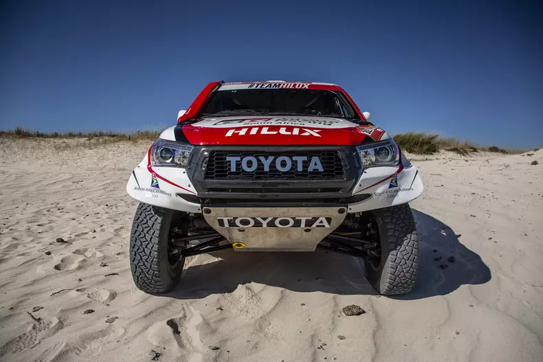 toyota hilux 7