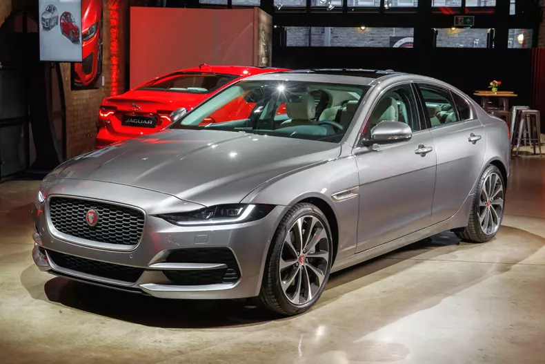 Jaguar XE facelift 050