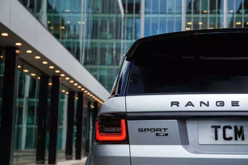 Range Rover Sport HST 17