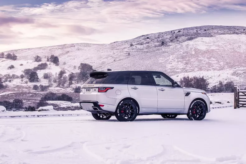 Range Rover Sport HST 34