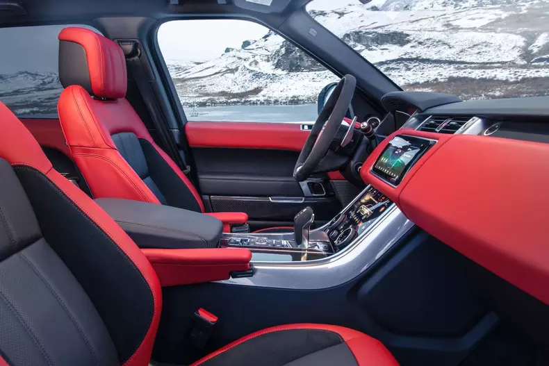 Range Rover Sport HST 9