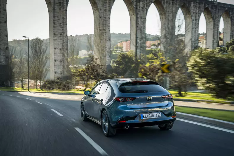 mazda 3 europa 21