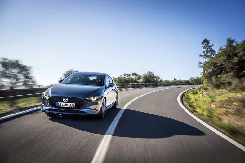 mazda 3 europa 4