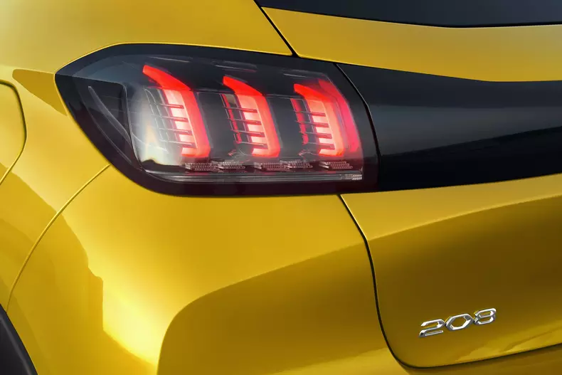 peugeot-208_015