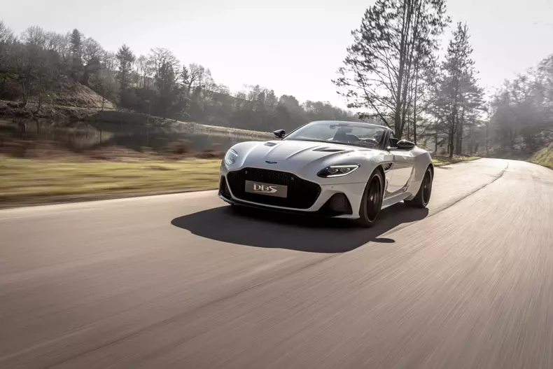 Aston Martin DBS Superleggera Volante 2019 1