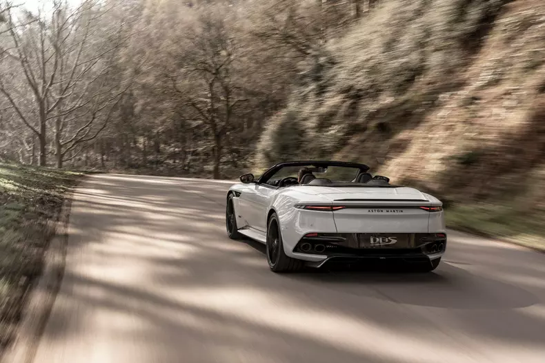 Aston Martin DBS Superleggera Volante 2019 5