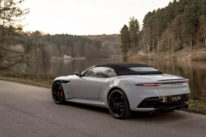 Aston Martin DBS Superleggera Volante 2019 6