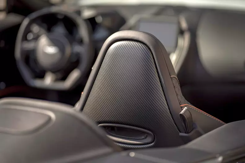 Aston Martin DBS Superleggera Volante 2019 8